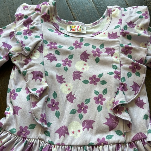 🎃 Dot Dot Smile Halloween Ruffle Long Sleeved Dress - Picture 2 of 3